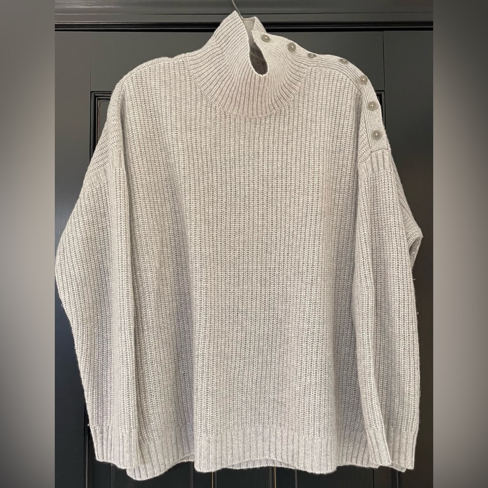 Garnet Hill Cashmere Gray/Silver Flecked Ribbed Turtleneck Sweater Neck Button